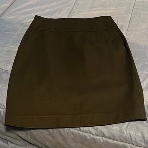 Banana republic midi pencil skirt, great waist lining